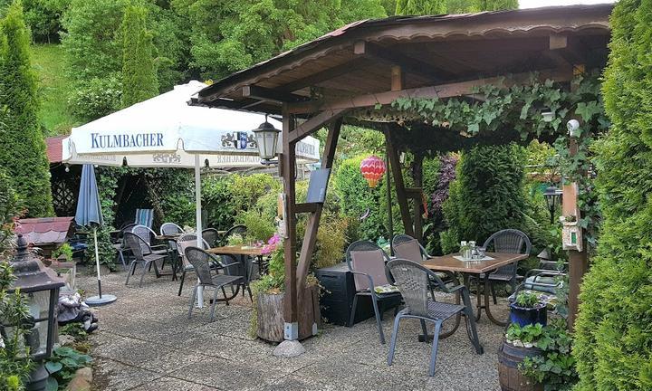 Dachstuebchen Gaststaette Biergarten